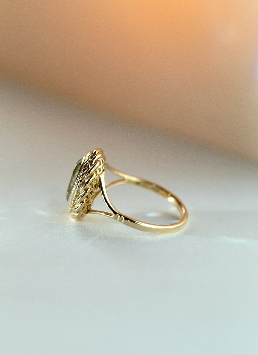 Perry green amethyst ring 14k gold - Studio Kroewe