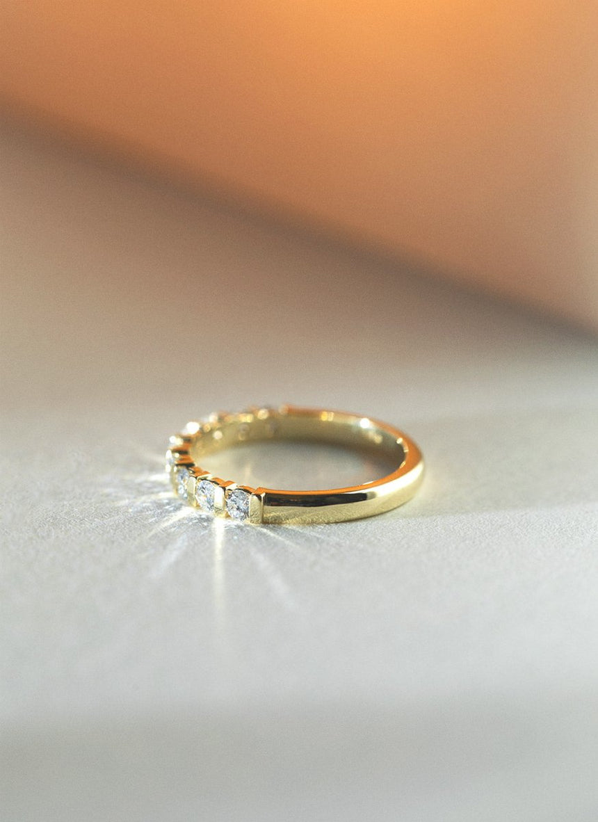 Riva diamond ring 14k gold - Studio Kroewe