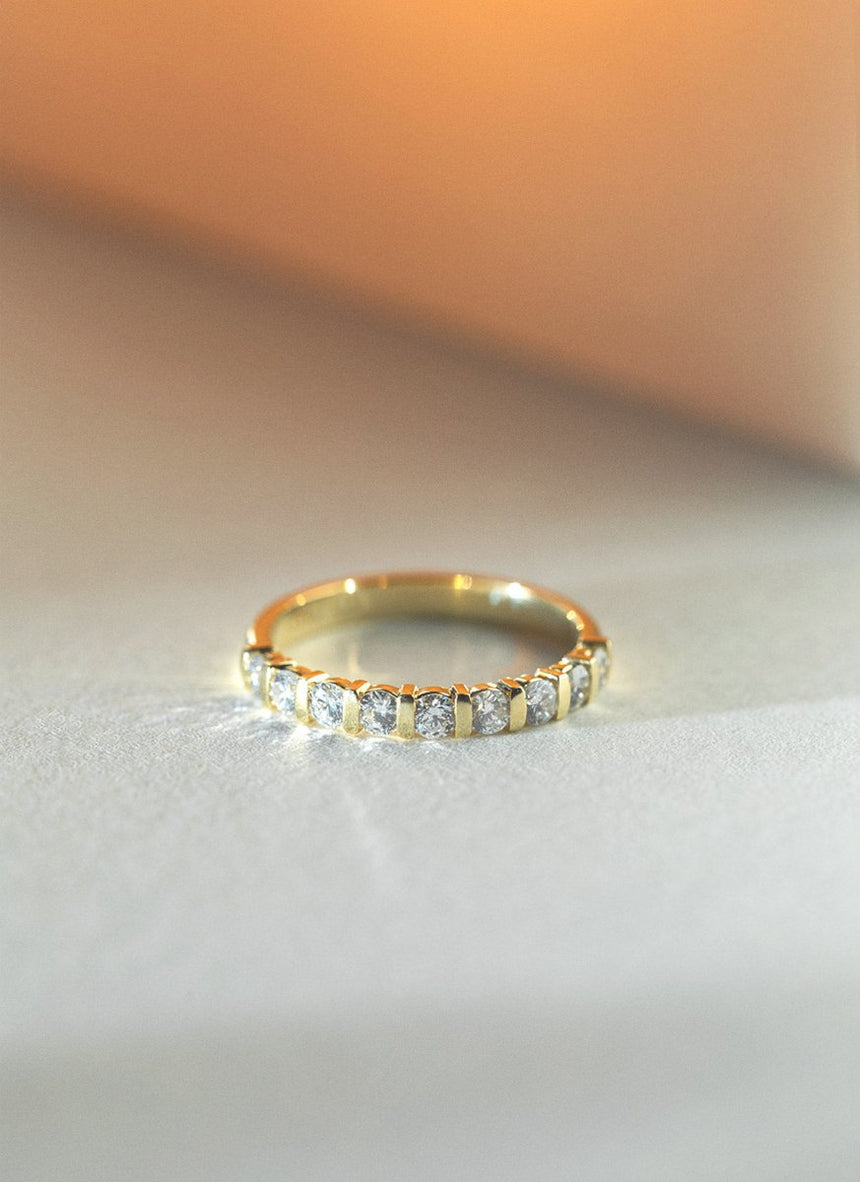 Riva diamond ring 14k gold - Studio Kroewe