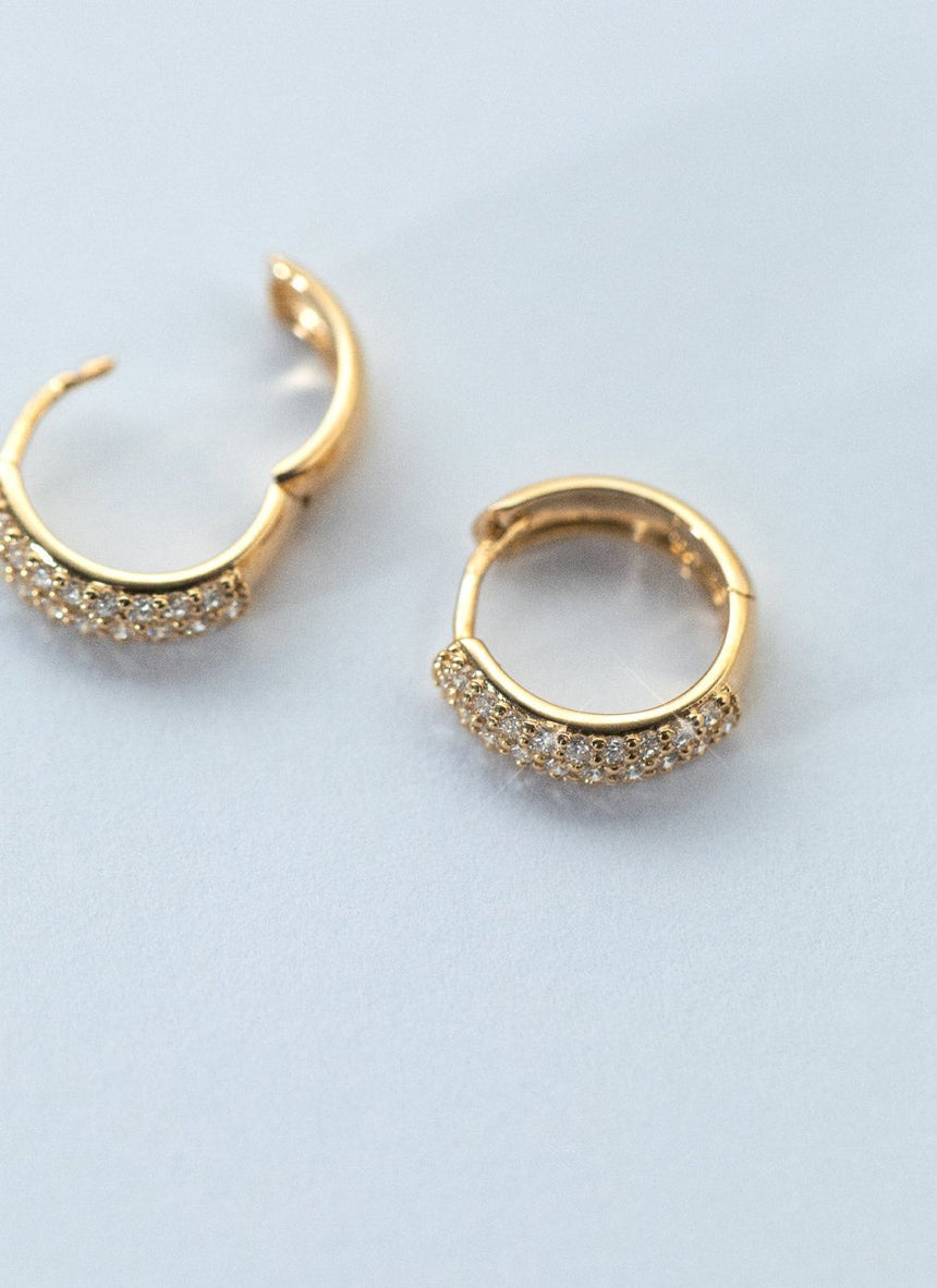 Romy pavé diamond earrings 14k gold - Studio Kroewe