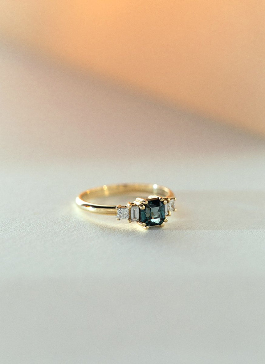 Rosie sapphire diamond ring 14k gold - Studio Kroewe