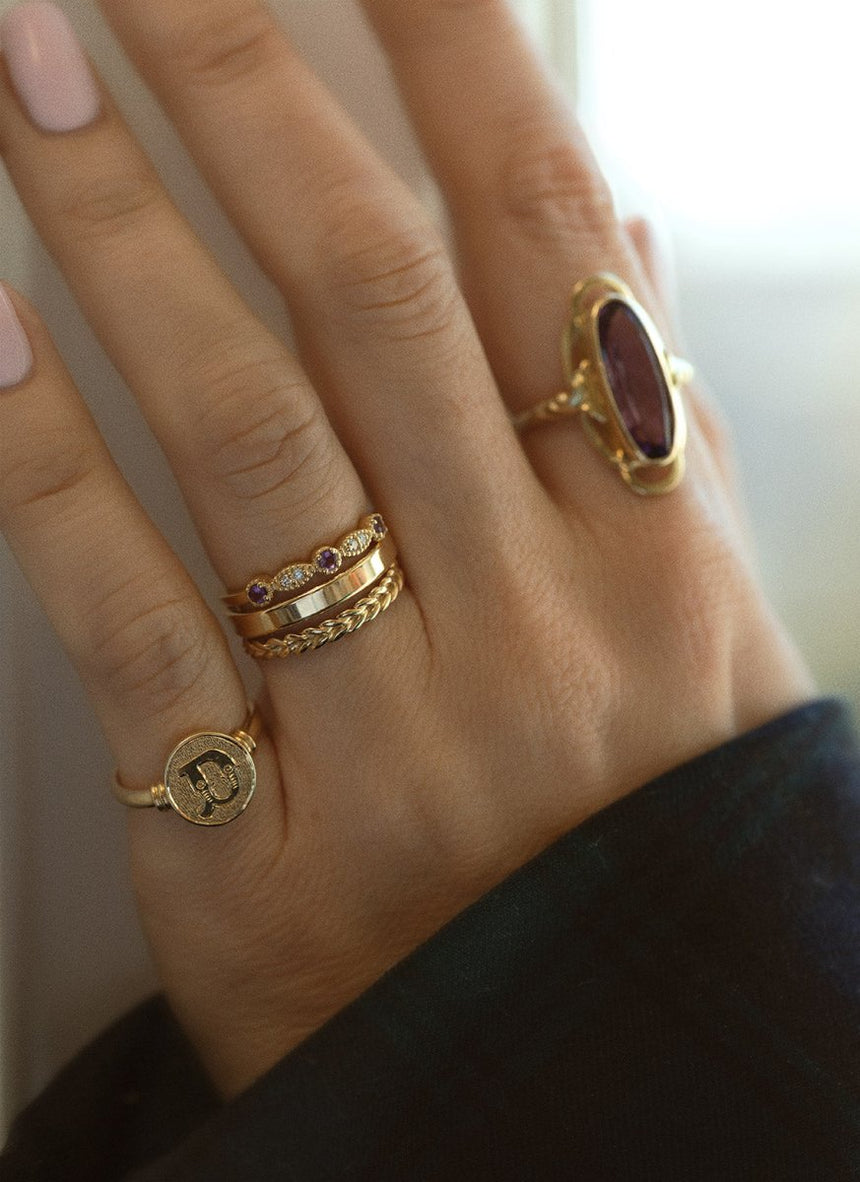 Caes garnet january birthstone ring 14k gold - Studio Kroewe