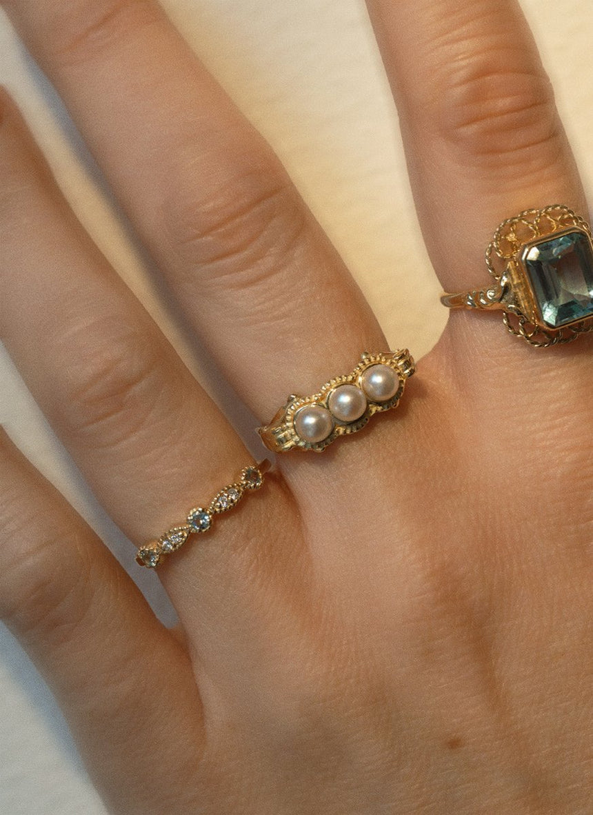 Caes garnet january birthstone ring 14k gold - Studio Kroewe