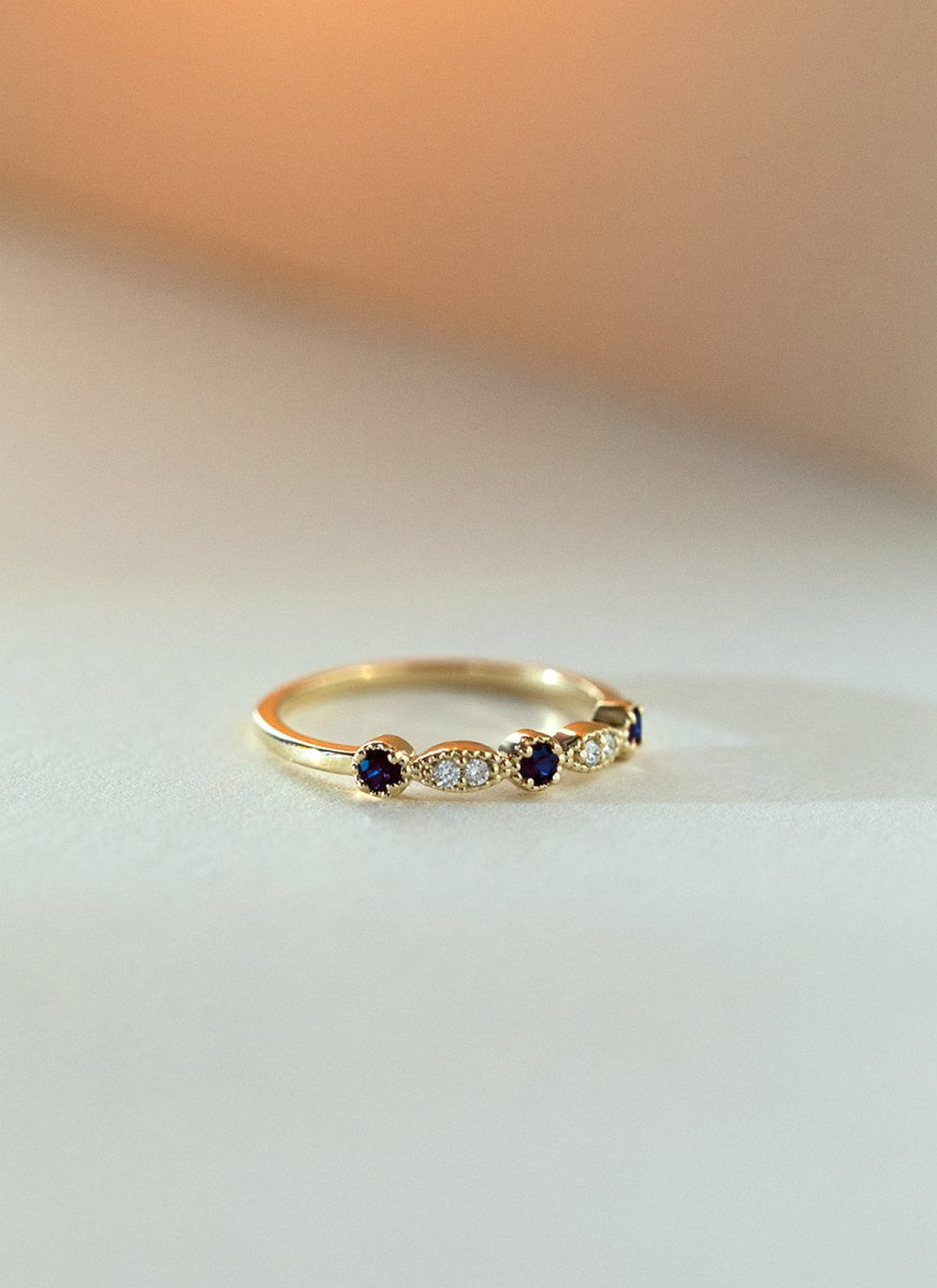 Studio Kroewe - Sage diamond sapphire ring 14k gold