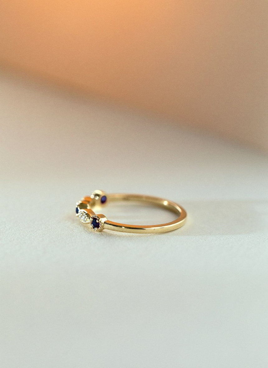 Sage diamond sapphire ring 14k gold - Studio Kroewe