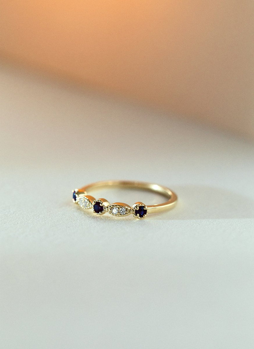 Sage diamond sapphire ring 14k gold - Studio Kroewe