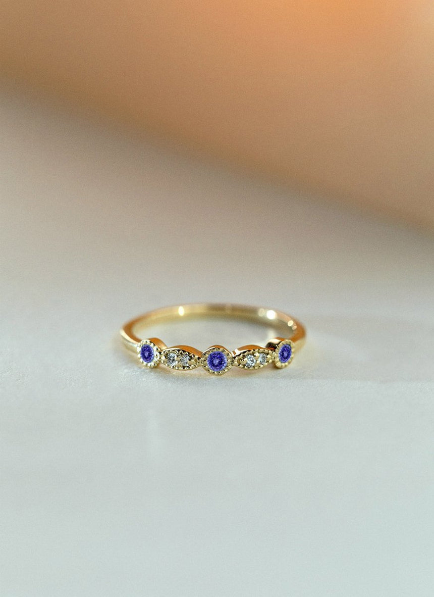 Caes garnet january birthstone ring 14k gold - Studio Kroewe