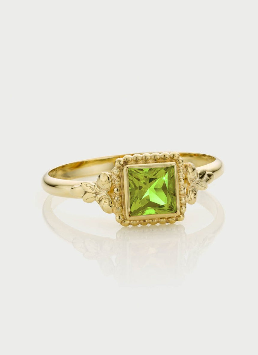 Goldie signet ring 14k gold - Studio Kroewe