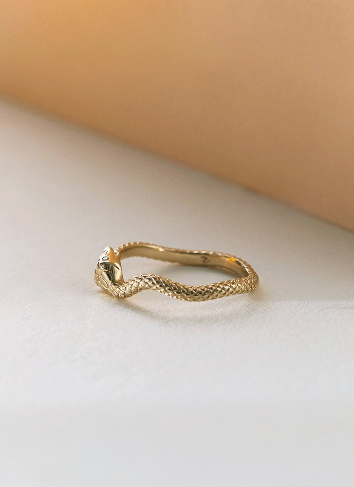 Snake ring 14k gold - Studio Kroewe