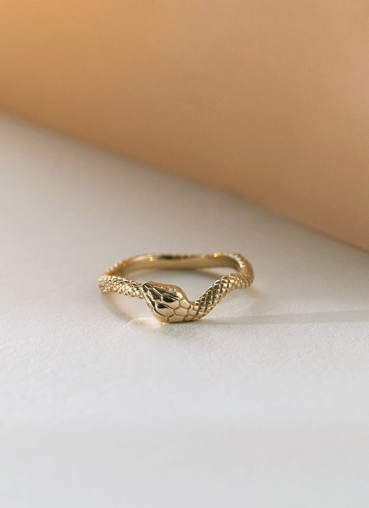 Snake ring 14k gold - Studio Kroewe