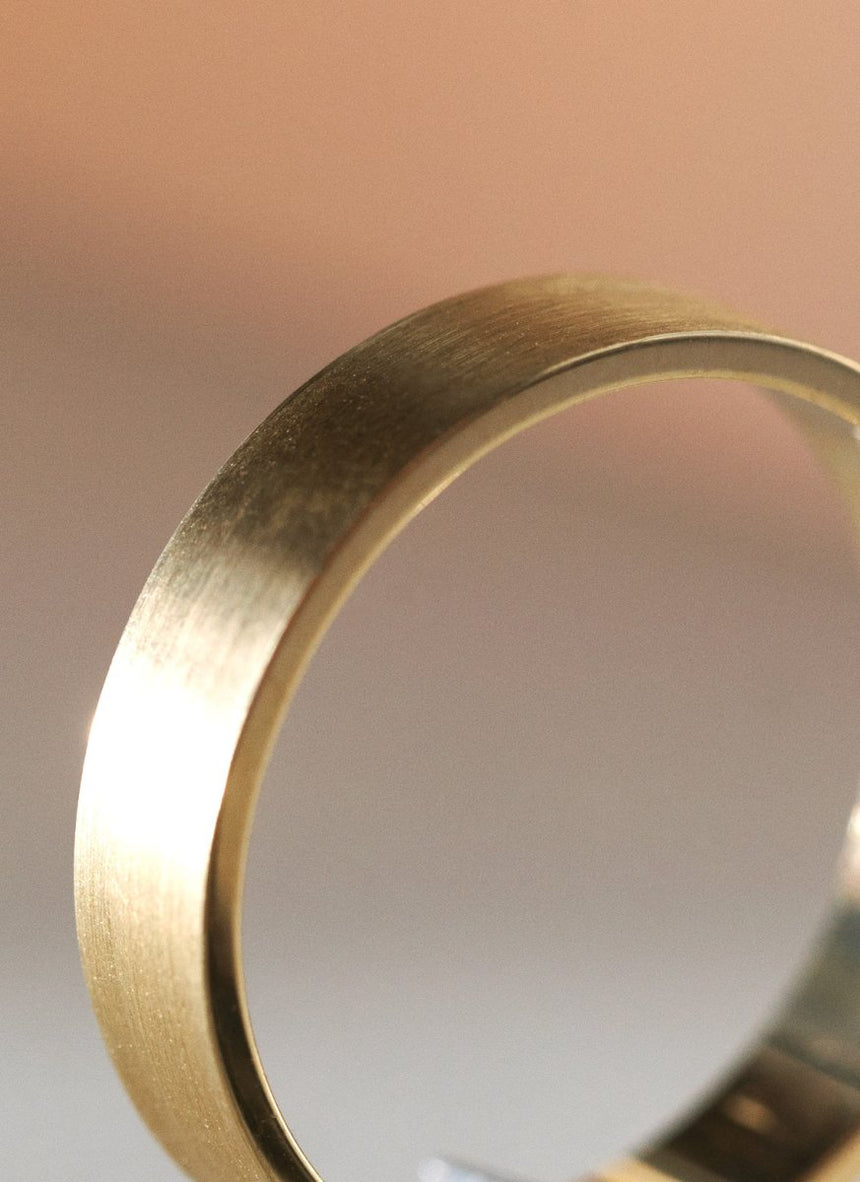 The gent ambrose brushed ring 14k gold - Studio Kroewe