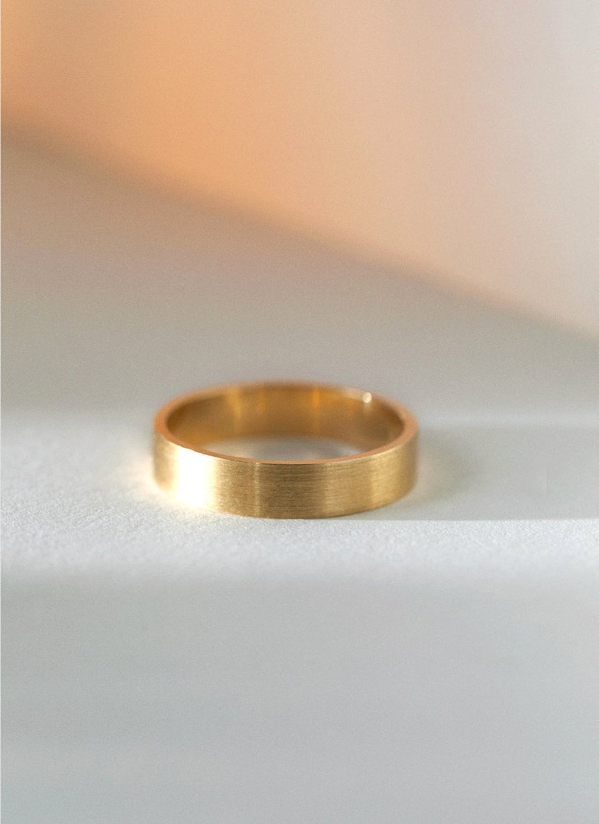 The gent bruce citrine ring 14k gold - Studio Kroewe