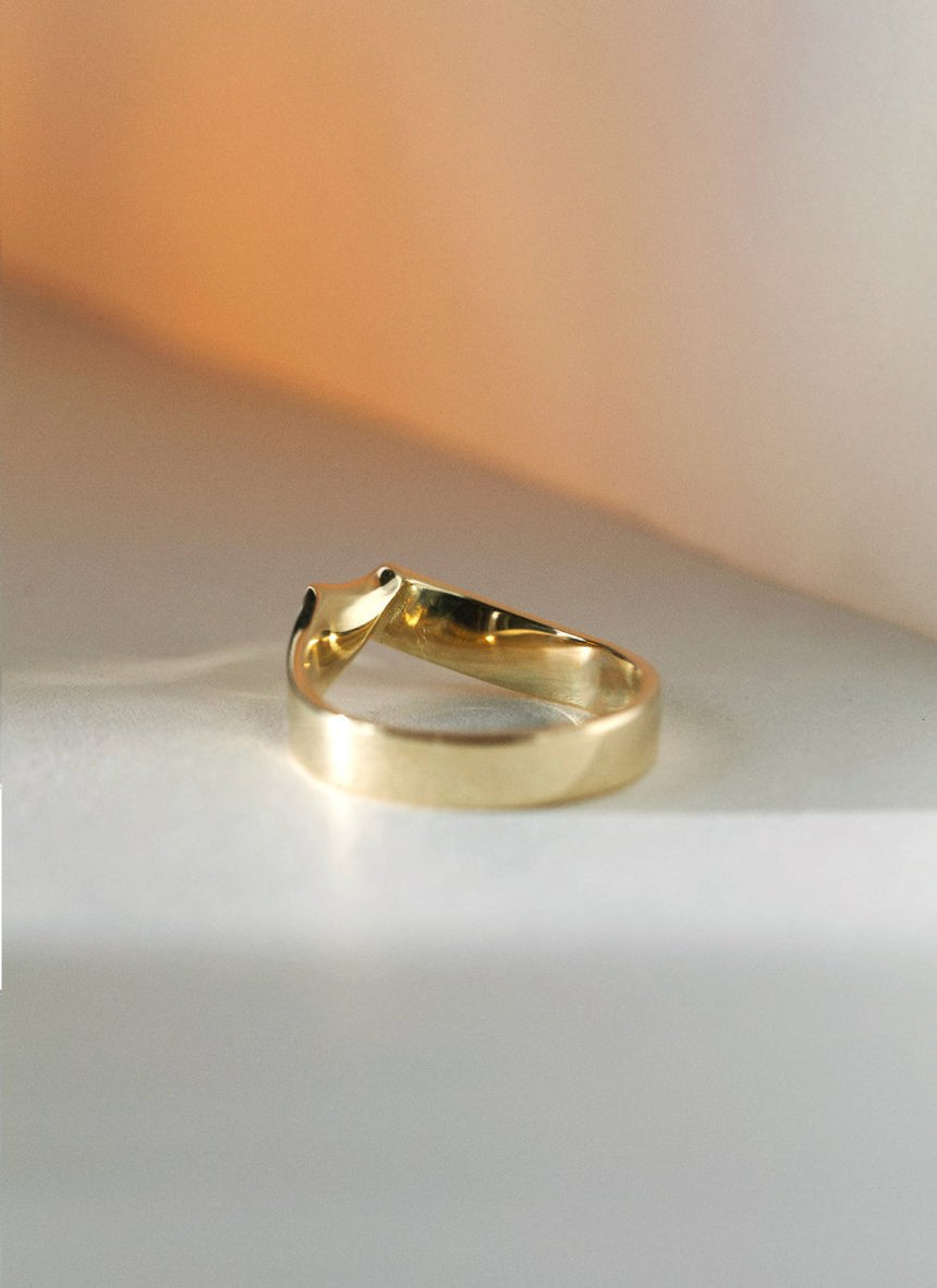 The gent archer ring 14k gold - Studio Kroewe