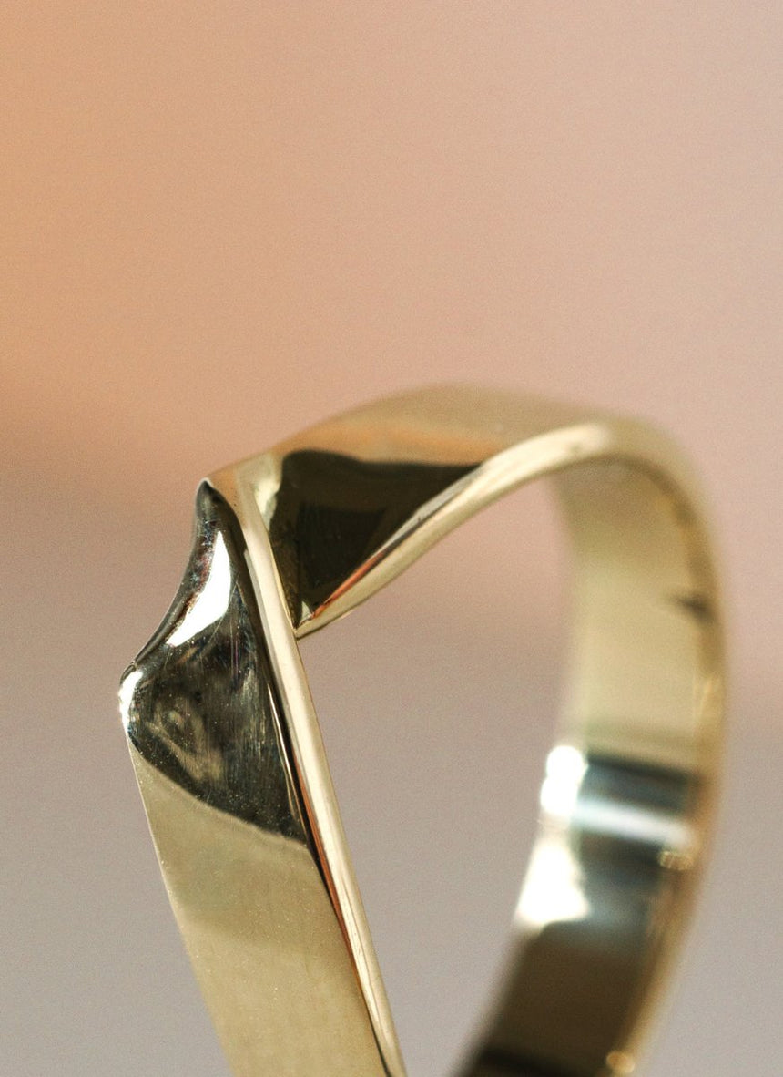 The gent bruce citrine ring 14k gold - Studio Kroewe