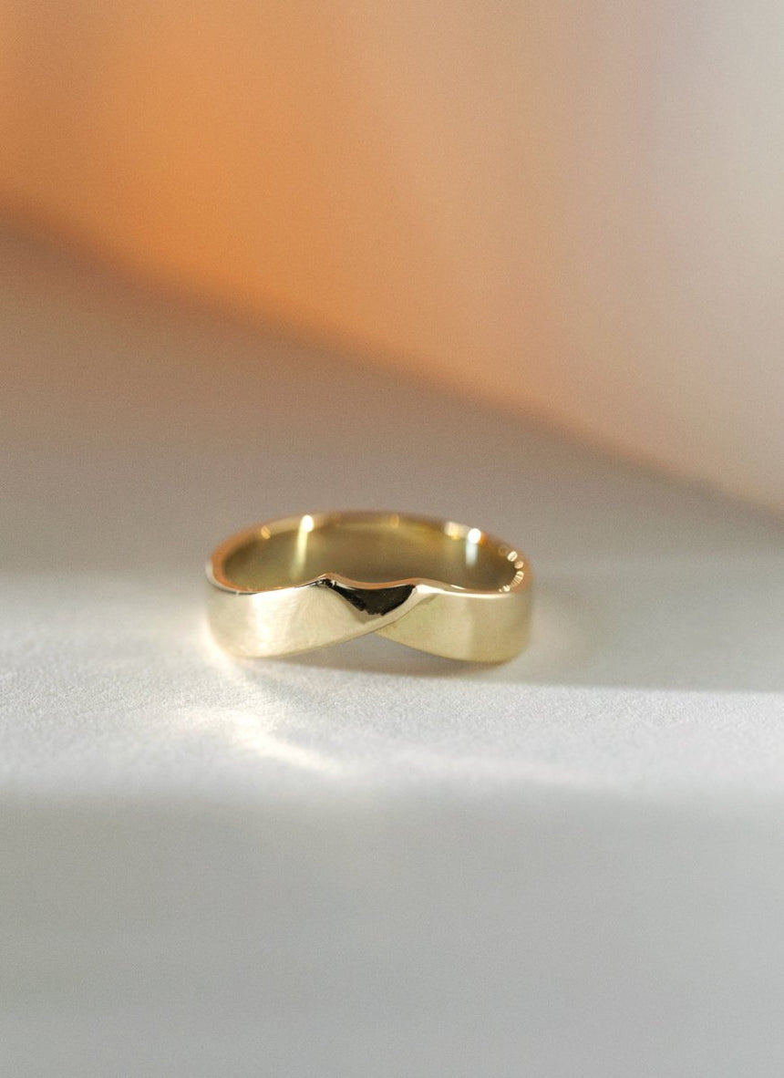 The gent archer ring 14k gold - Studio Kroewe