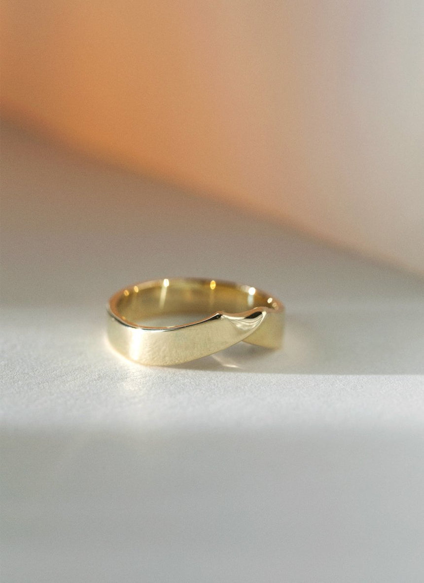 The gent archer ring 14k gold - Studio Kroewe