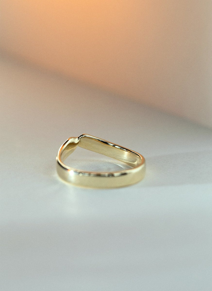 The gent archer ring 14k gold - Studio Kroewe
