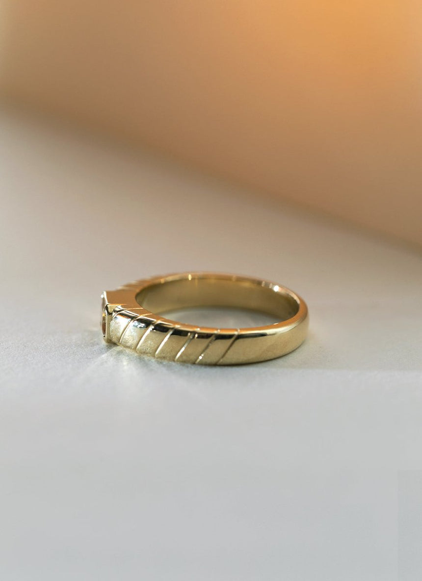 The gent bruce citrine ring 14k gold - Studio Kroewe