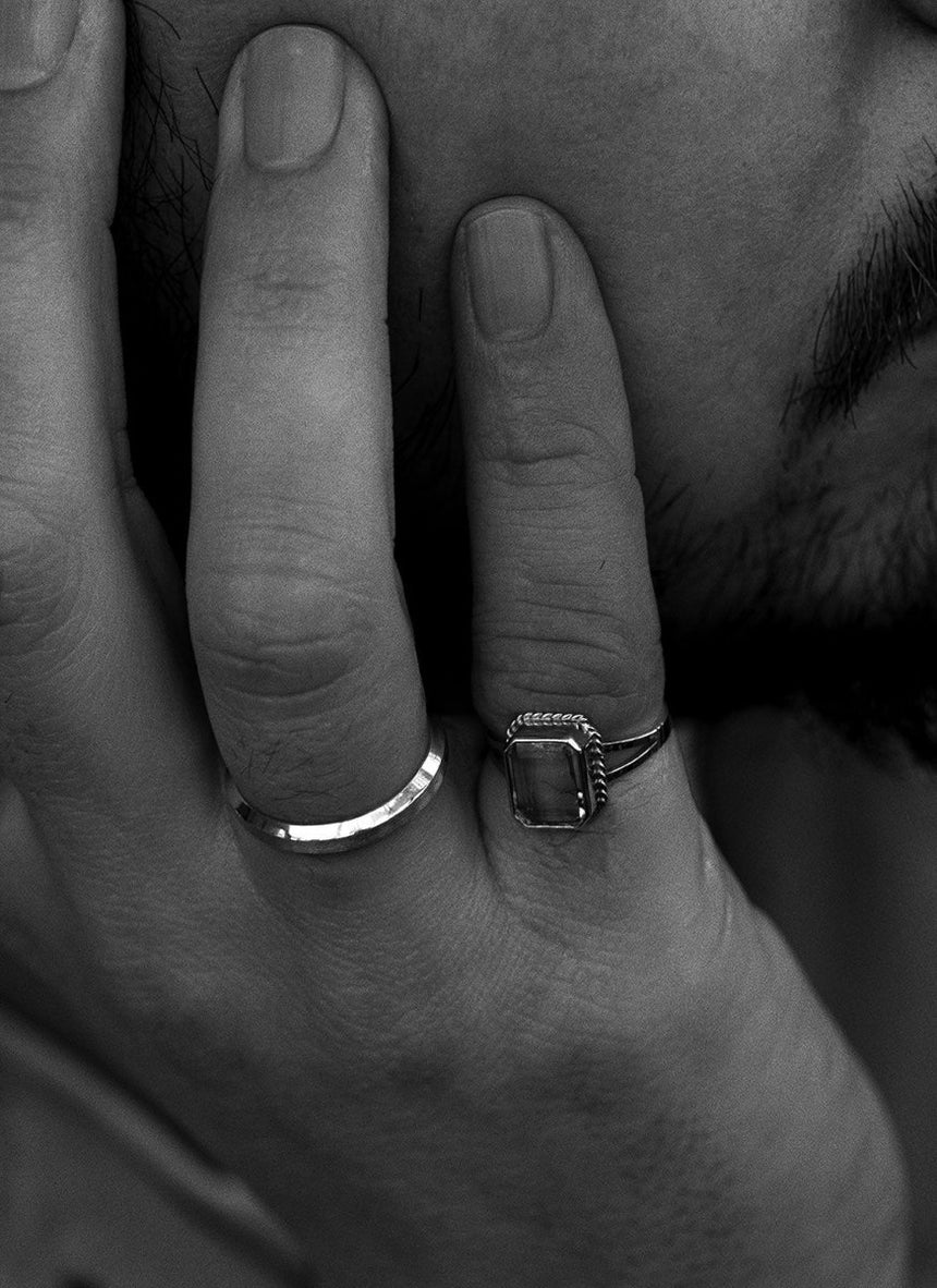 The gent burke ring 14k gold - Studio Kroewe