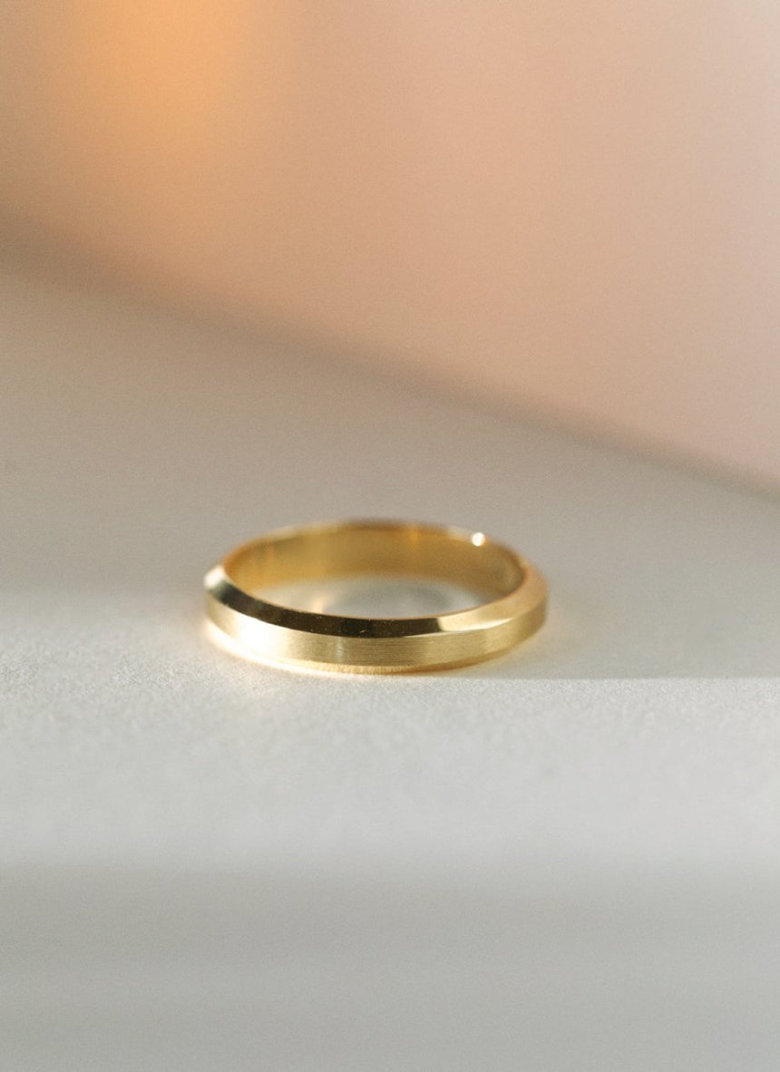 The gent bruce citrine ring 14k gold - Studio Kroewe