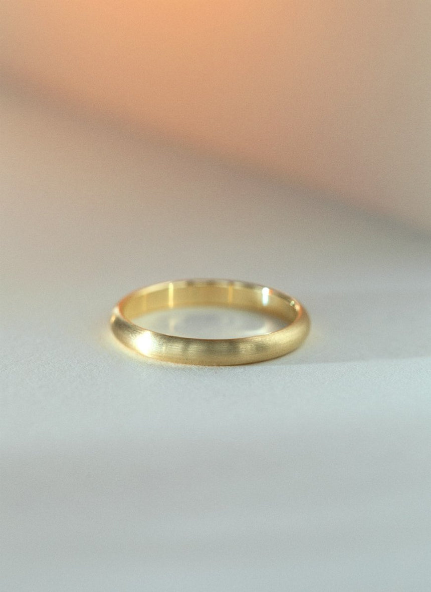 The gent classic II ring 14k gold - Studio Kroewe