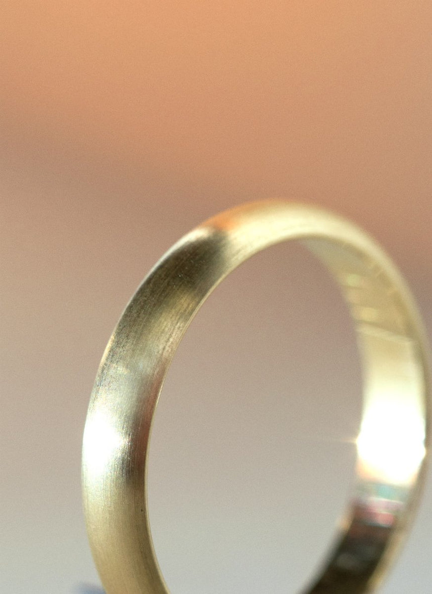 The gent classic II ring 14k gold - Studio Kroewe