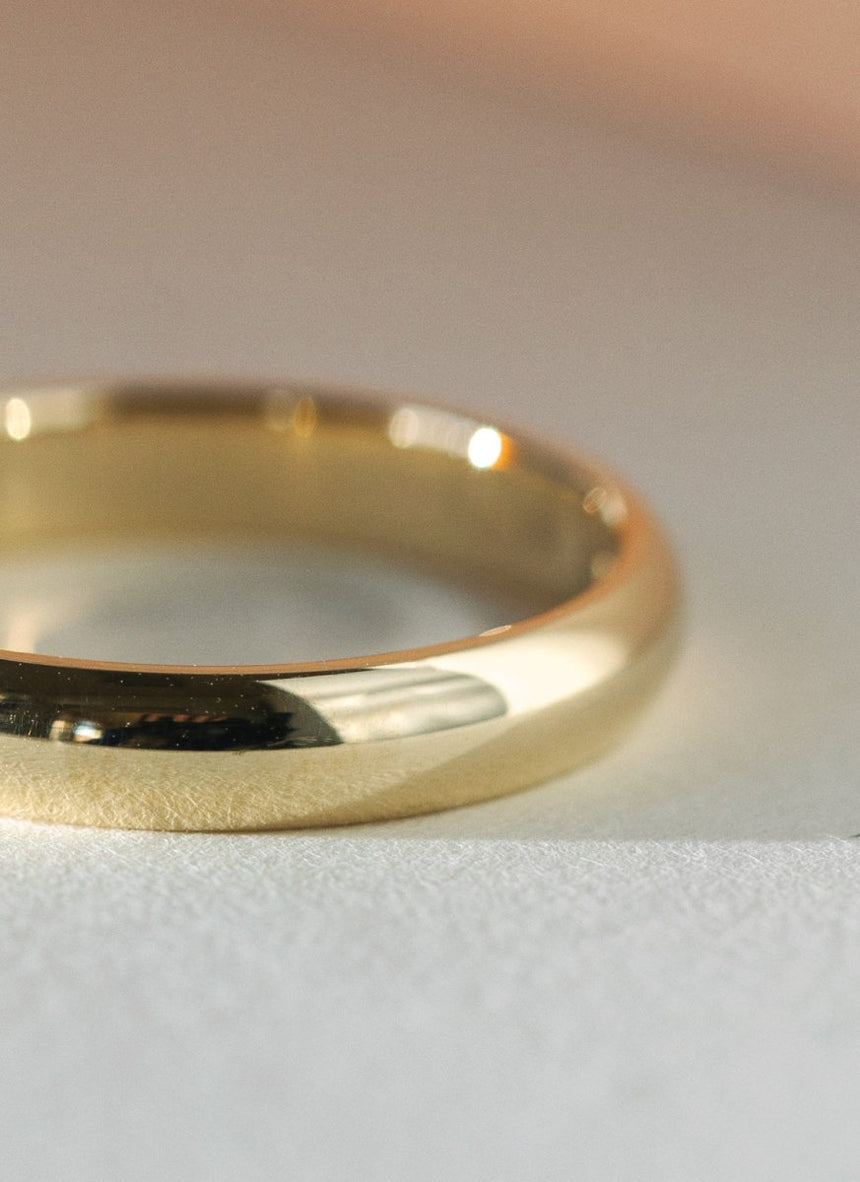 The gent classic II ring 14k gold - Studio Kroewe