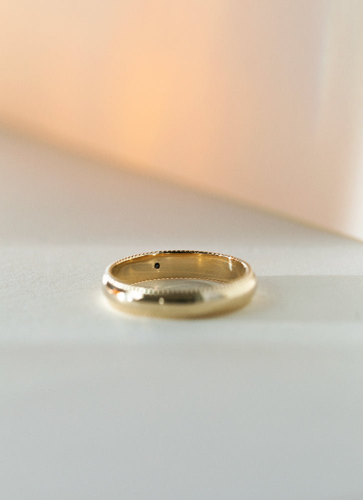 The gent lonny black sapphire ring 14k gold - Studio Kroewe