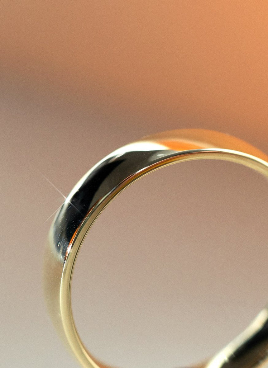The gent marty 4.5mm ring 14k gold - Studio Kroewe