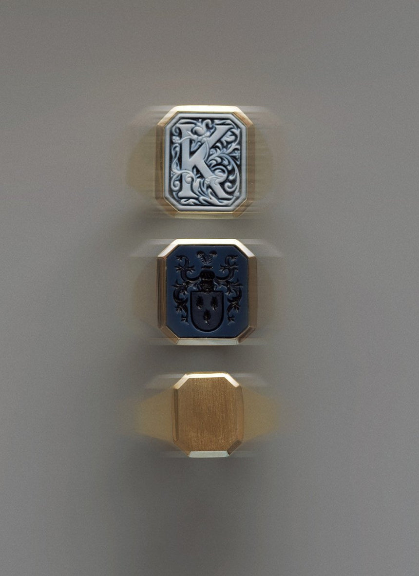 The gent vinny signet ring 14k gold - Studio Kroewe
