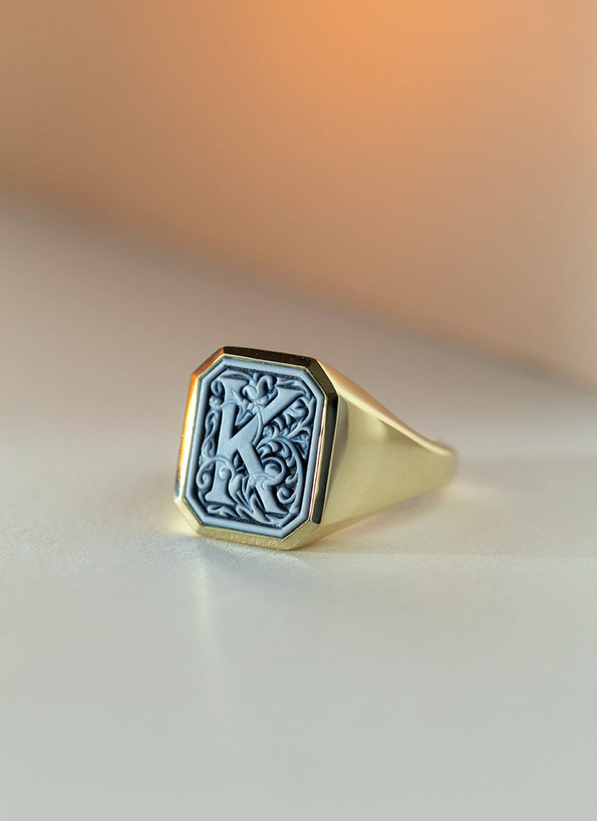 The gent vinny signet ring 14k gold - Studio Kroewe