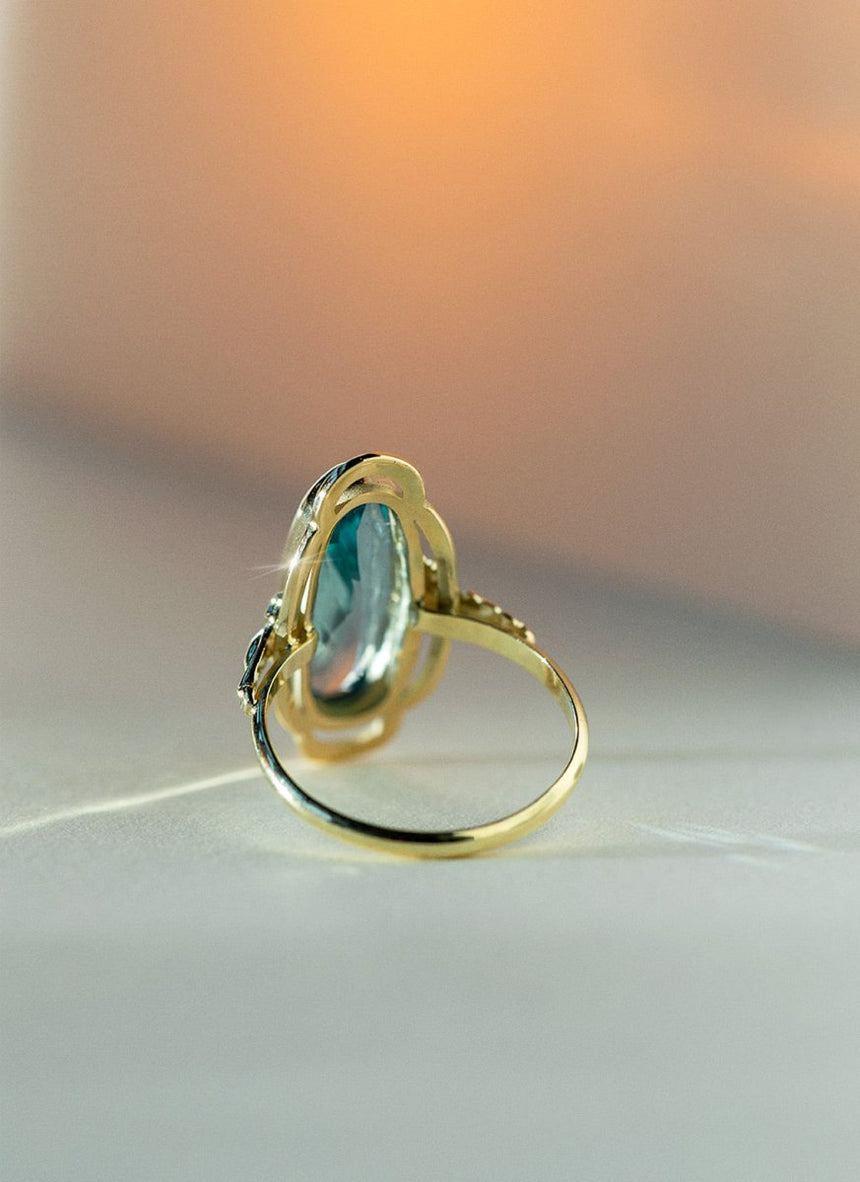 Trixie blue topaz ring 14k gold - Studio Kroewe