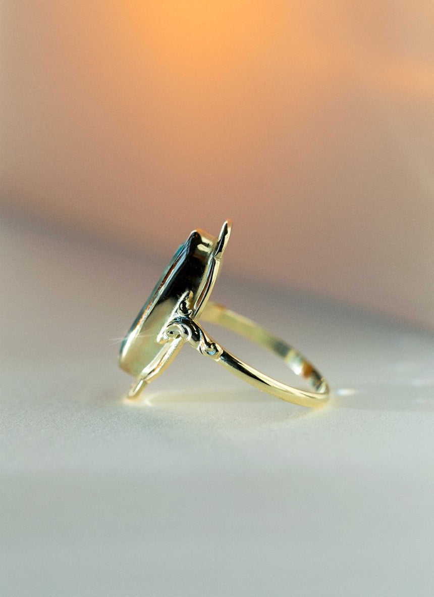 Trixie blue topaz ring 14k gold - Studio Kroewe