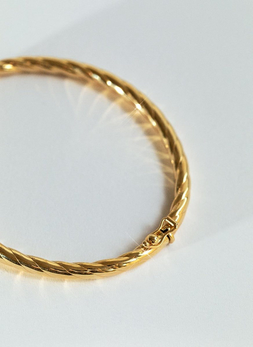 Twisted 4mm bangle 14k gold - Studio Kroewe