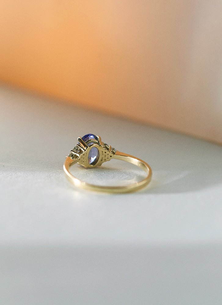 Valentina diamond tanzanite ring 14k gold - Studio Kroewe