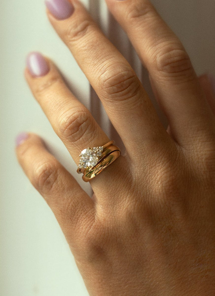 Valentina oval cut diamond ring 14k gold - Studio Kroewe