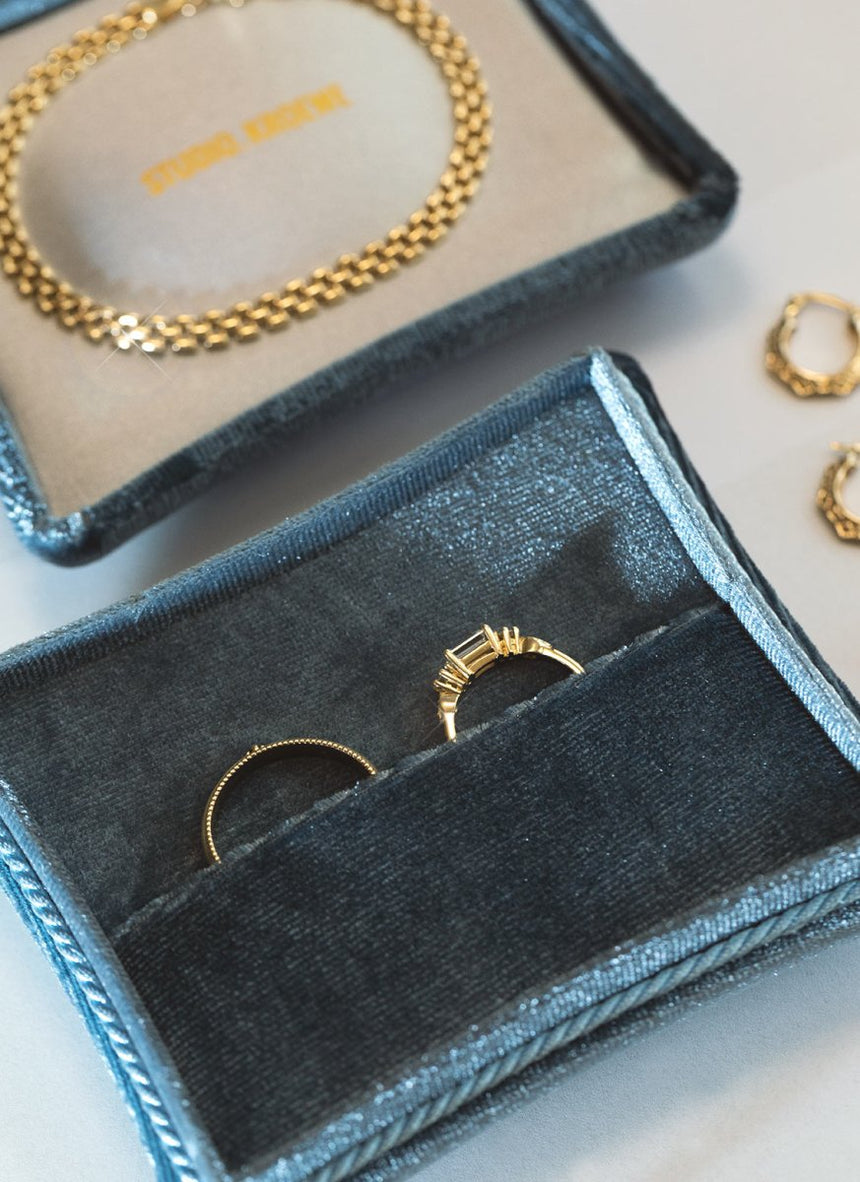 Velvet tassel haze blue jewelry box - Studio Kroewe