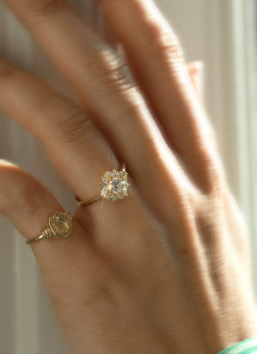 Joya oval diamond ring 14k gold - Studio Kroewe