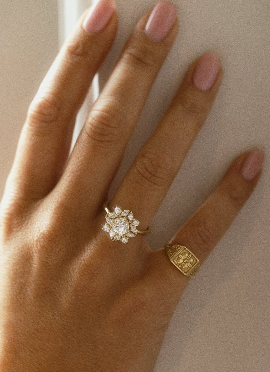 Josie oval diamond ring 14k gold - Studio Kroewe