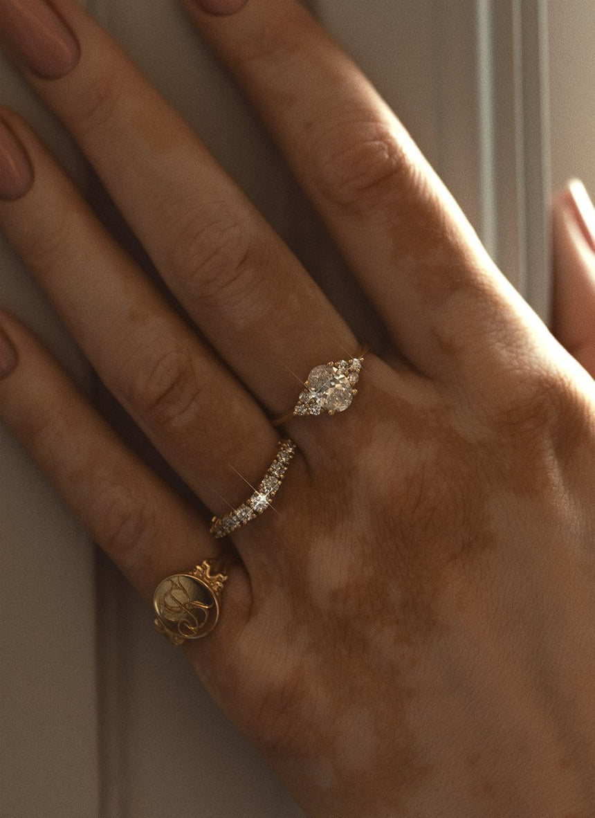 Xavi brilliant cut diamond curve ring 14k gold - Studio Kroewe