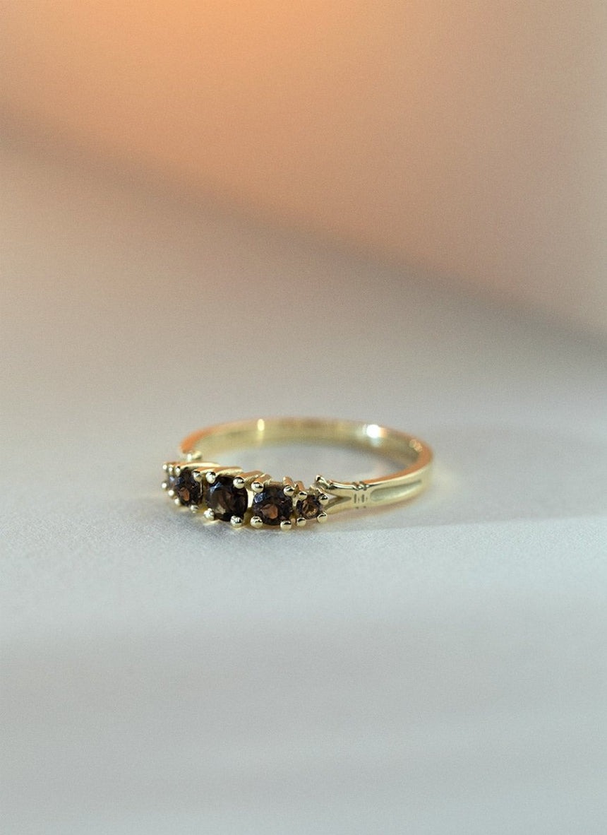 Xavi smoky quartz ring 14k gold - Studio Kroewe