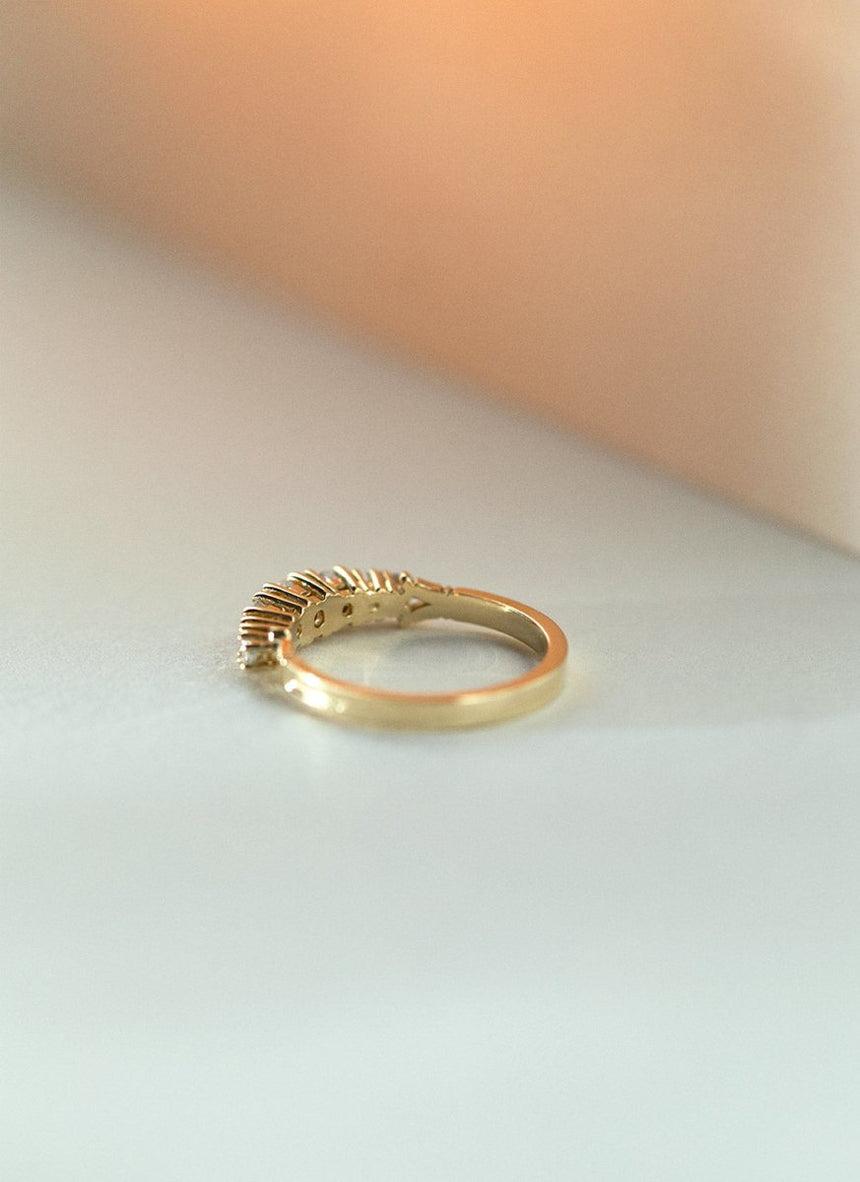 Xavi's sister round diamond ring 14k gold - Studio Kroewe