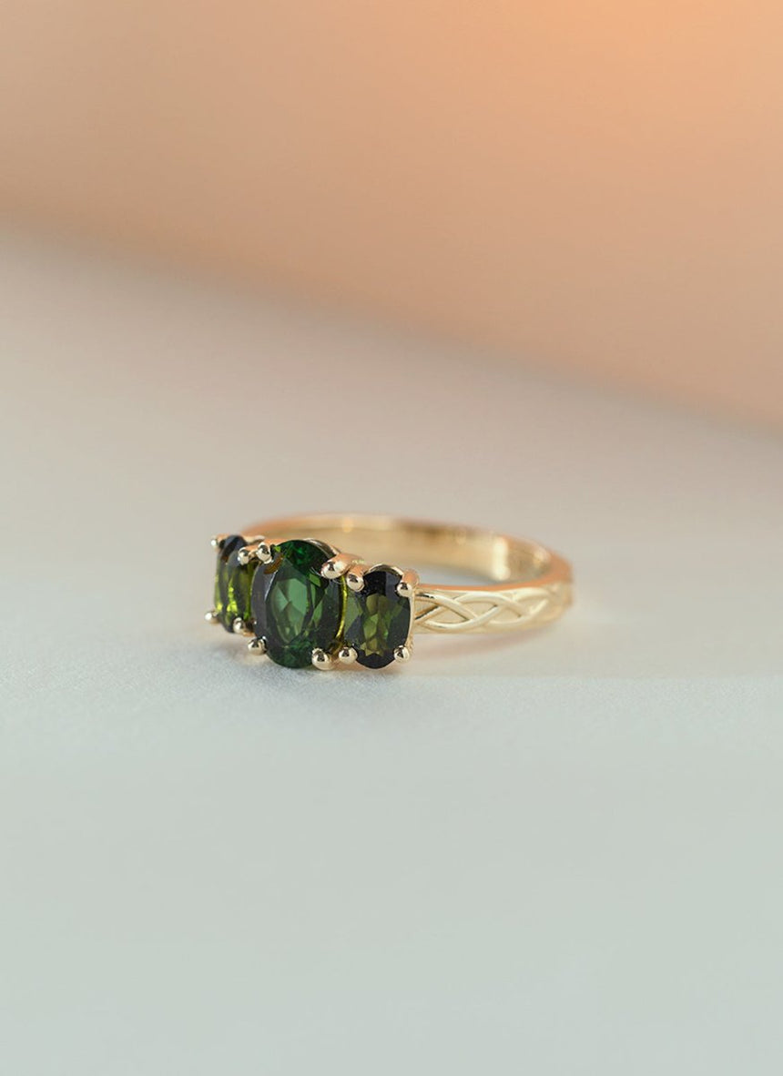 Zelda tourmaline ring 14k gold - Studio Kroewe