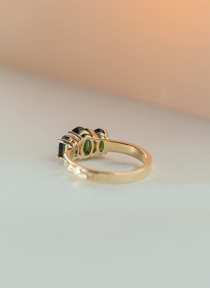 Zelda tourmaline ring 14k gold - Studio Kroewe