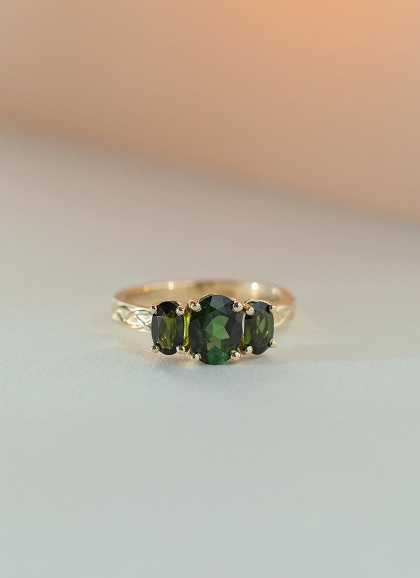 Zelda tourmaline ring 14k gold - Studio Kroewe