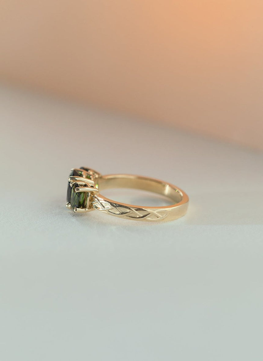 Zelda tourmaline ring 14k gold - Studio Kroewe