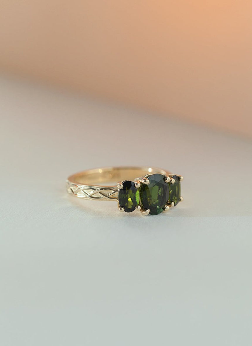 Georgia diamond ring 14k gold - Studio Kroewe