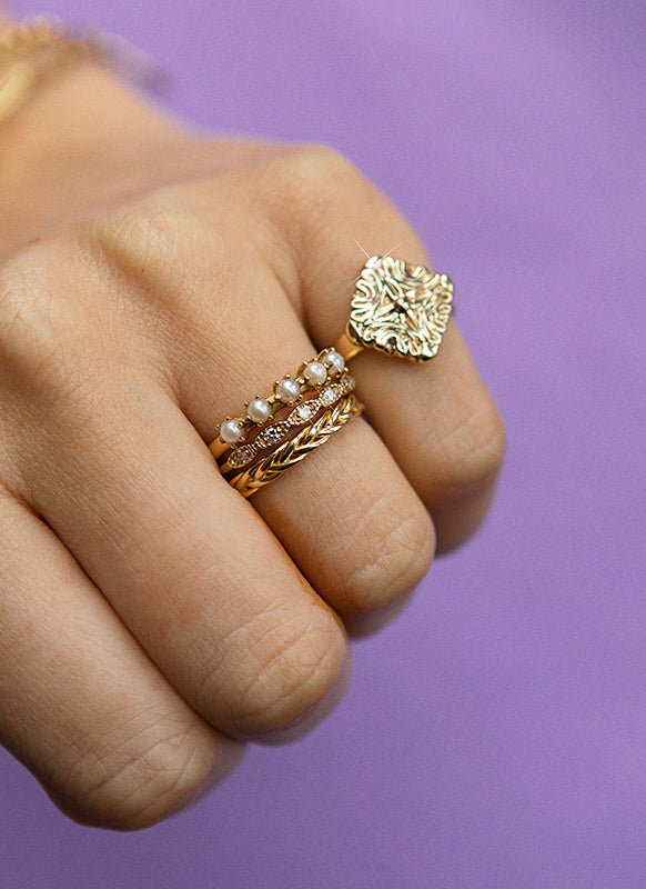 Joshi diamond ring 14k gold