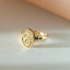 Betsy alfabet zegelring 14k goud