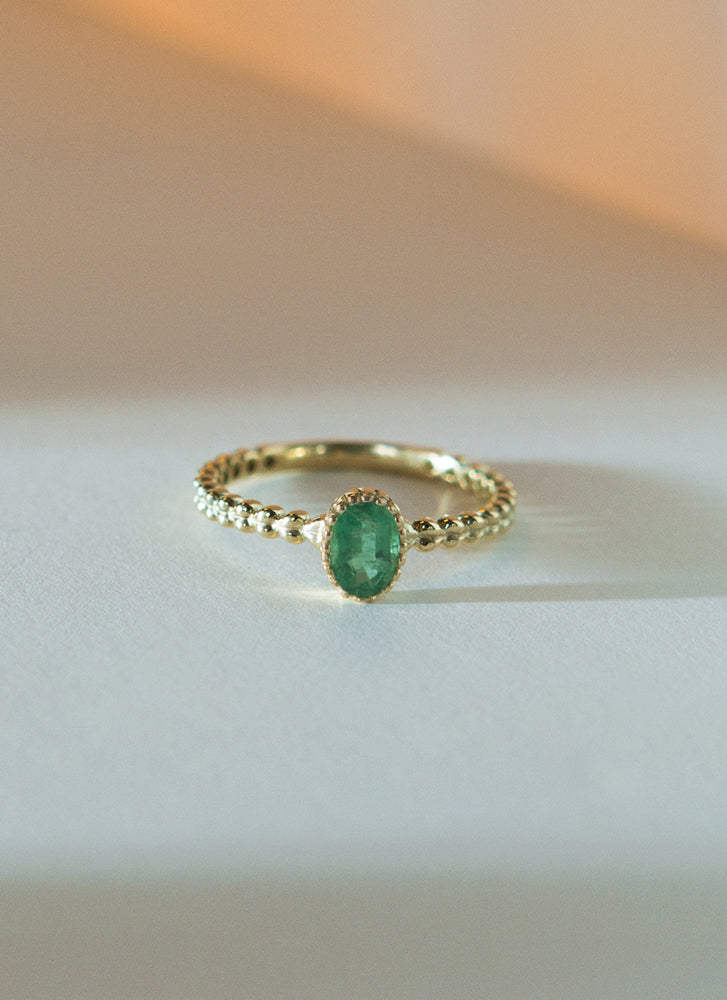 Caes smaragd mei birthstone ring 14k goud
